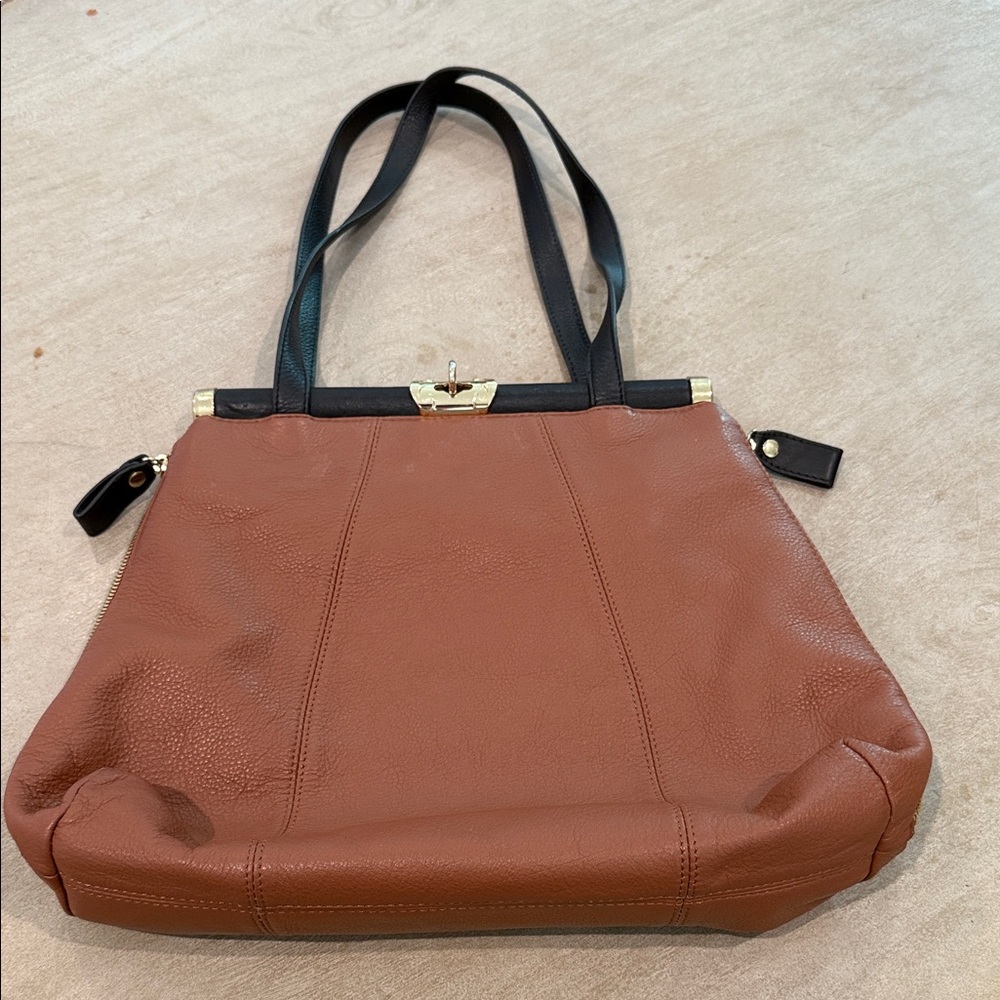 Emma Fox Tan Leather Shoulder Bag with Black Straps - Picture 7 of 10